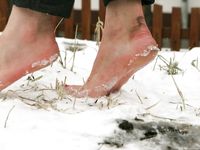 Feet - Alisa - 2011-03-27 Crazy barefoot girl in snowy streets