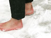 Feet - Alisa - 2011-03-27 Crazy barefoot girl in snowy streets