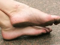 Feet - Alisa A - 2013-01-03 Hot beauty in T-shirt and shorts