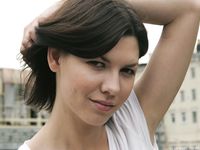 Feet - Alisa A - 2013-01-03 Hot beauty in T-shirt and shorts