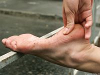 Feet - Alisa A - 2013-01-03 Hot beauty in T-shirt and shorts