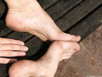 Feet - Alisa A - 2013-01-03 Hot beauty in T-shirt and shorts