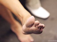 Feet - Alla - 2006-07-15 Bare feet and the City