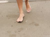 Feet - Alla - 2006-07-15 Bare feet and the City