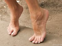Feet - Alla - 2006-07-15 Bare feet and the City