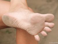 Feet - Alla - 2006-07-15 Bare feet and the City