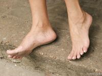 Feet - Alla - 2006-07-15 Bare feet and the City