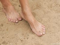 Feet - Alla - 2006-07-15 Bare feet and the City