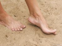 Feet - Alla - 2006-07-15 Bare feet and the City