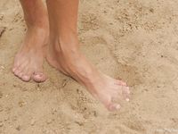 Feet - Alla - 2006-07-15 Bare feet and the City