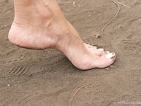 Feet - Alla - 2006-07-15 Bare feet and the City