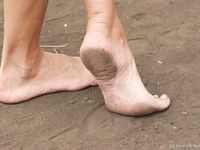 Feet - Alla - 2006-07-15 Bare feet and the City