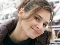 Feet - Alyona A - 2012-06-21 Cheerful barefoot girl