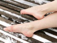 Feet - Alyona A - 2012-06-21 Cheerful barefoot girl