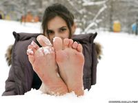 Feet - Alyona A - 2012-06-21 Cheerful barefoot girl