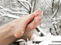 Feet - Alyona A - 2012-06-21 Cheerful barefoot girl