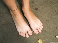Feet - Alyona C - 2014-08-22 Barefoot relaxation
