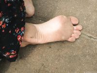 Feet - Alyona C - 2014-08-22 Barefoot relaxation