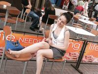 Feet - Anna A - 2011-01-02 Public barefoot walk