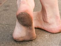 Feet - Anna A - 2011-01-02 Public barefoot walk