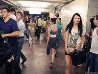 Feet - Anna A - 2011-01-02 Public barefoot walk