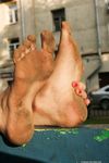 Feet - Anna A - 2011-01-02 Public barefoot walk