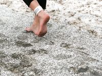Feet - Anna D - 2011-12-24 The first snow