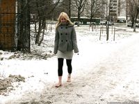 Feet - Anna D - 2011-12-24 The first snow