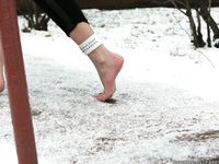 Feet - Anna D - 2011-12-24 The first snow