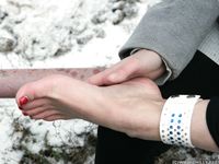 Feet - Anna D - 2011-12-24 The first snow