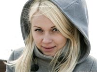 Feet - Anna D - 2011-12-24 The first snow