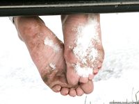 Feet - Anna D - 2011-12-24 The first snow
