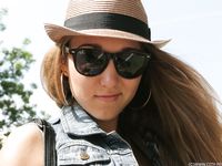 Feet - Anna F - 2012-10-06 High-arched beauty in hat