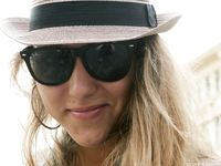 Feet - Anna F - 2012-10-06 High-arched beauty in hat