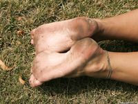 Feet - Anna F - 2012-10-06 High-arched beauty in hat