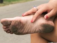 Feet - Anna F - 2012-10-06 High-arched beauty in hat