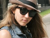 Feet - Anna F - 2012-10-06 High-arched beauty in hat