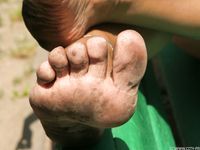 Feet - Anna F - 2012-10-06 High-arched beauty in hat