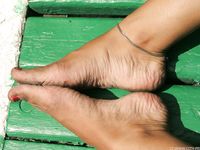 Feet - Anna F - 2012-10-06 High-arched beauty in hat