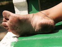 Feet - Anna F - 2012-10-06 High-arched beauty in hat