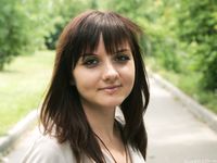 Feet - Anna G - 2012-11-11 Barefoot girl in a short skirt