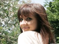 Feet - Anna G - 2012-11-11 Barefoot girl in a short skirt