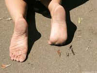 Feet - Anna G - 2012-11-11 Barefoot girl in a short skirt