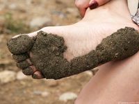 Feet - Anna G - 2012-11-11 Barefoot girl in a short skirt