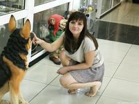 Feet - Anna G - 2012-11-11 Barefoot girl in a short skirt