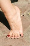 Feet - Anna G - 2012-11-11 Barefoot girl in a short skirt