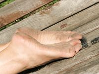 Feet - Anna G - 2012-11-11 Barefoot girl in a short skirt