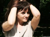 Feet - Anna G - 2012-11-11 Barefoot girl in a short skirt