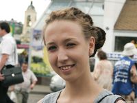 Feet - Anna H - 2013-04-12 Barefoot in a city streets