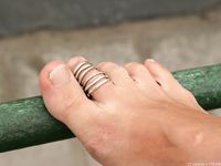 Feet - Anna H - 2013-04-12 Barefoot in a city streets